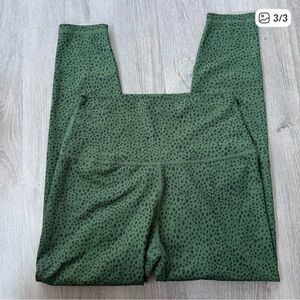 ZYIA Green Cheetah print Leggings women’s size 8/10